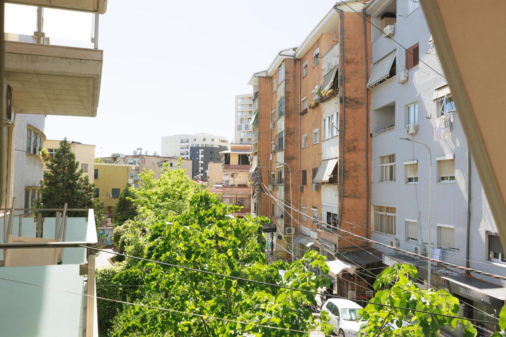 Syncron Apartments In The Center Of Тирана Экстерьер фото